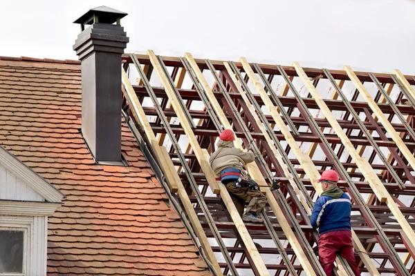 When to Consider Roofing Replacement for Your Tigard Home