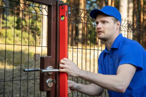 Fence Repair or Replacement? Insights from Akron Contractors