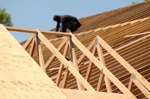 How to Choose a Roofing Contractor Syracuse Can Count On