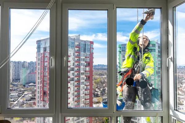 Window washing services for homes with perfect results