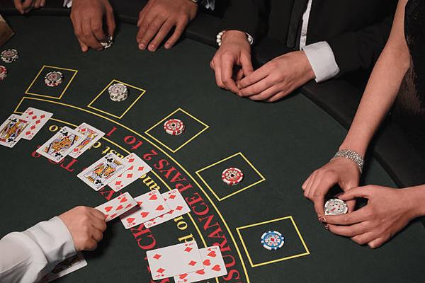 Find Live Dealer Action at the best online casino Singapore for Enthusiasts