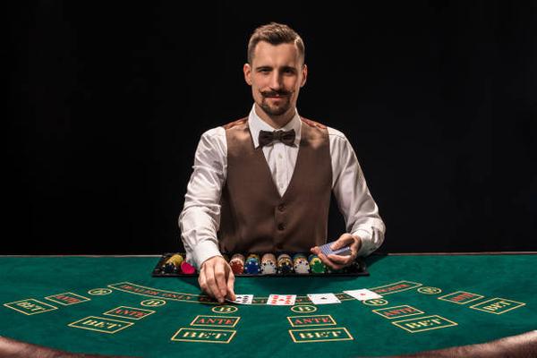 Popular Table Games Available on the best online casino sites Singapore